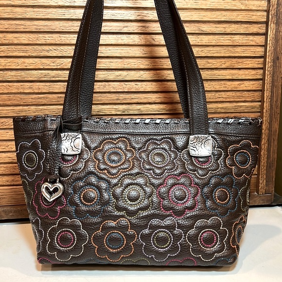 Brighton vintage brown pebble leather shoulder bag with stitched floral design - Picture 1 of 17